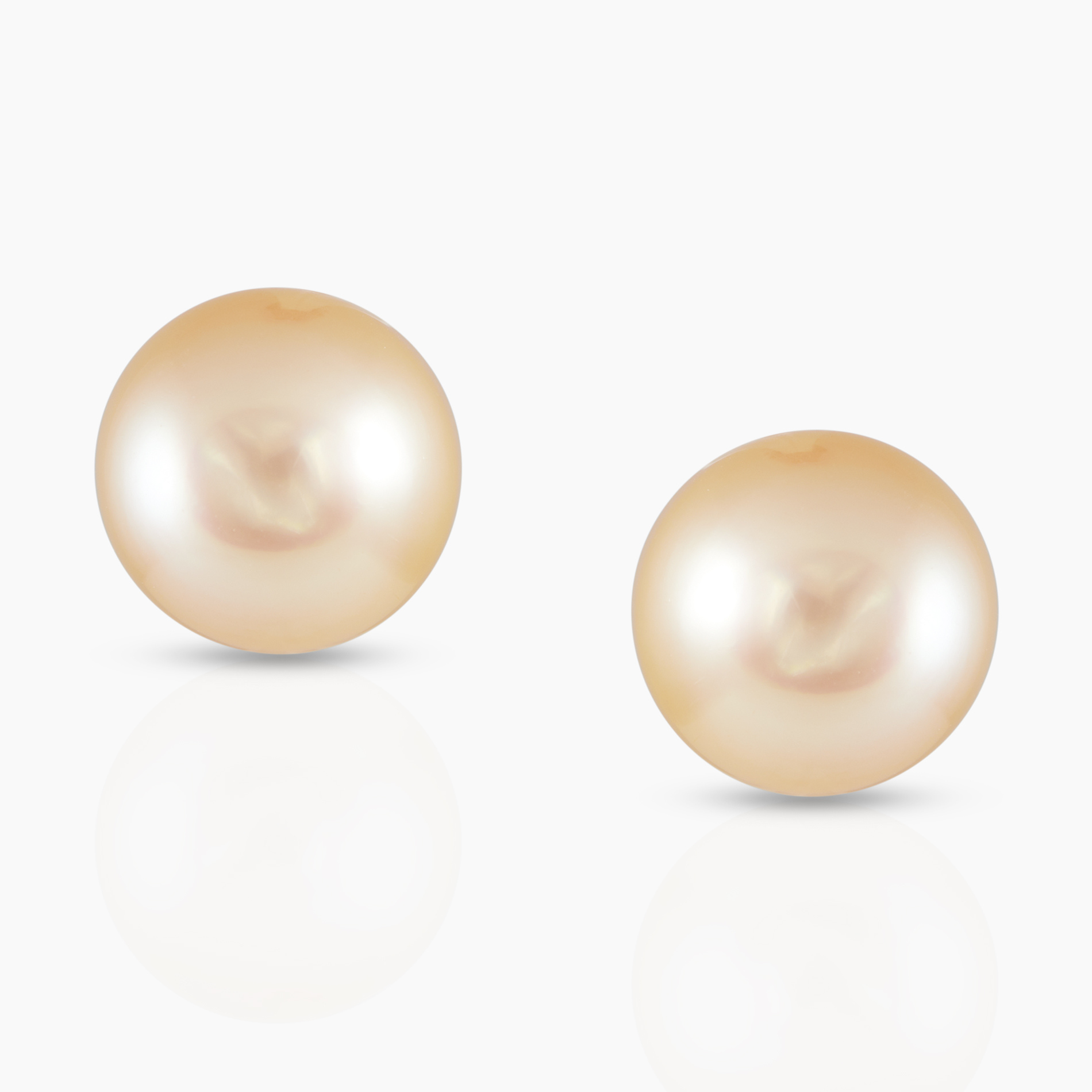 Classic Pearl Studs